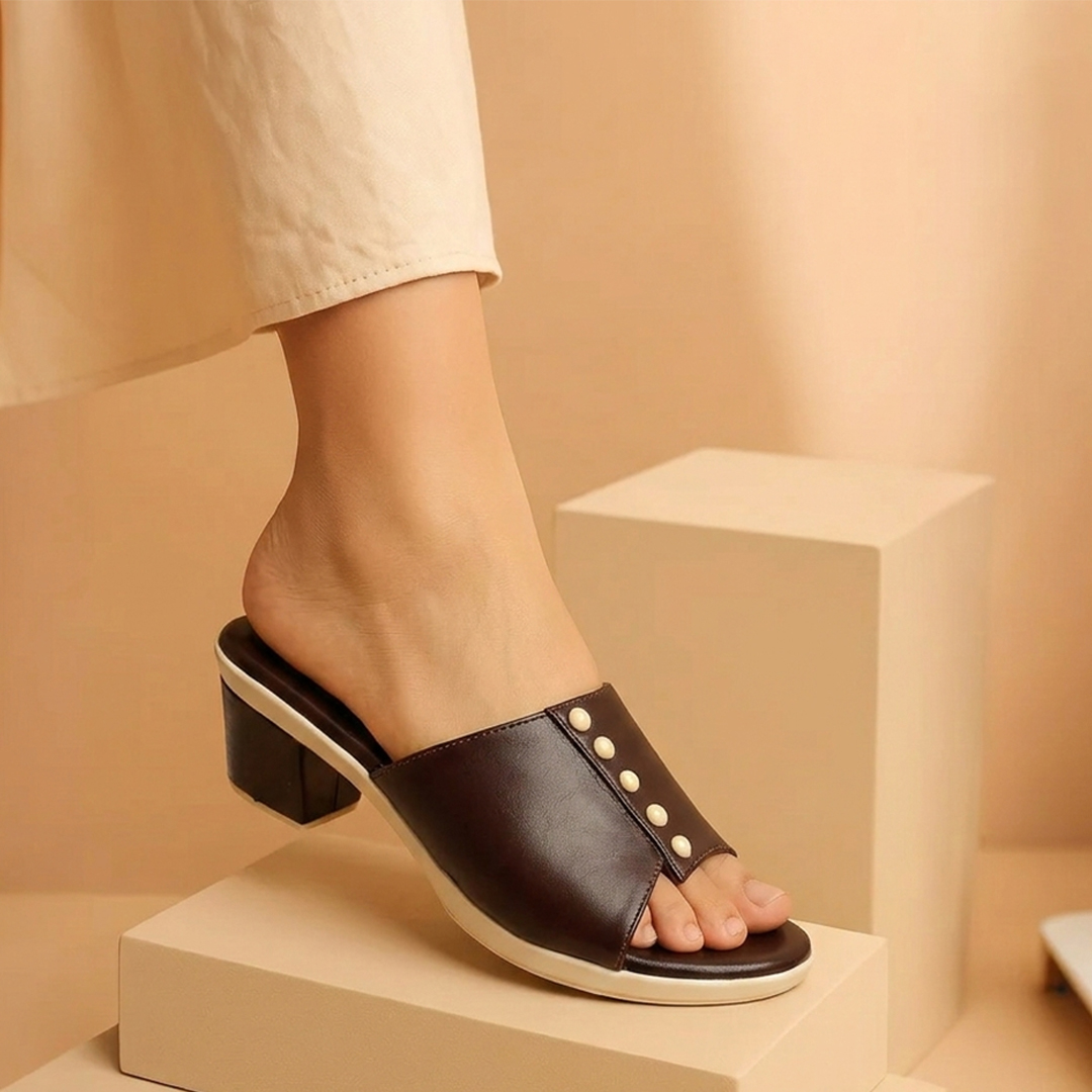 Brown Leather Ladies Medium heel Shoe