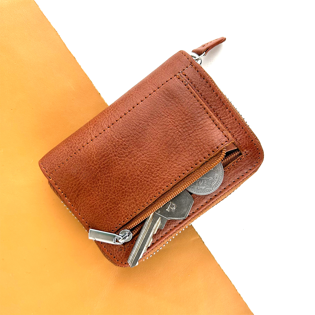 PREMIUM LEATHER CARD HOLDER